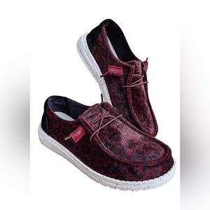 NWT Women’s Heydudes, Scarlett Leopard, size 8